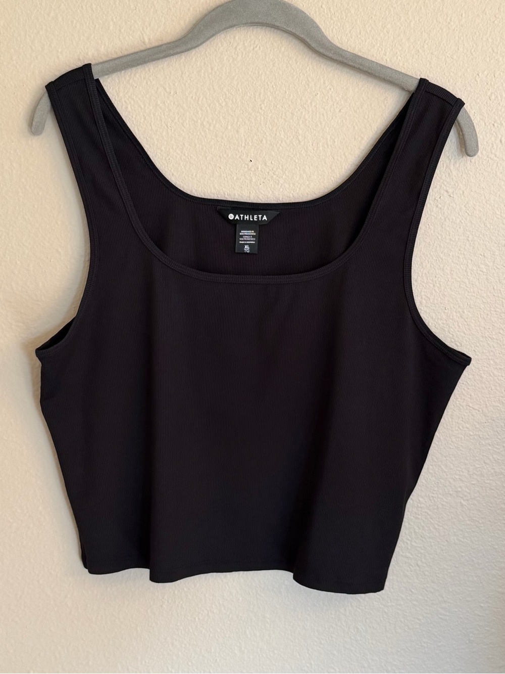 Athleta Black Ribbed Scoop Neck Cropped Tank